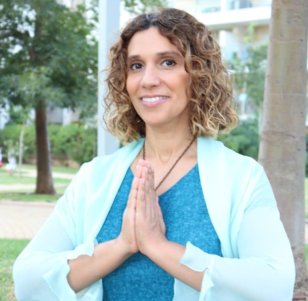 פייס יוגה אילנית